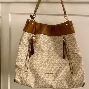 Michael Kors Hobo Bag